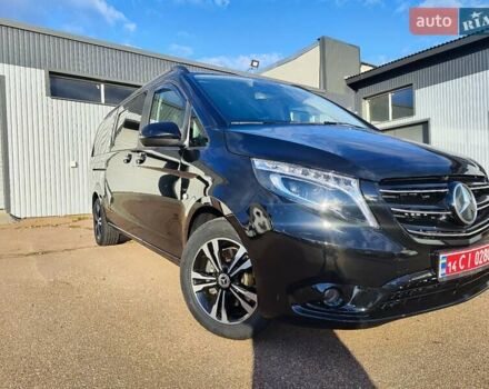 Черный Мерседес Вито, объемом двигателя 2 л и пробегом 244 тыс. км за 38450 $, фото 5 на Automoto.ua