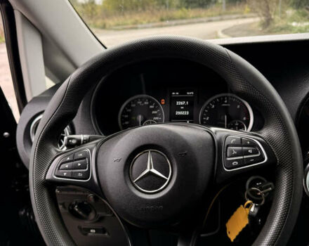 Черный Мерседес Вито, объемом двигателя 2.2 л и пробегом 250 тыс. км за 28000 $, фото 19 на Automoto.ua