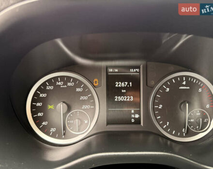 Черный Мерседес Вито, объемом двигателя 2.2 л и пробегом 250 тыс. км за 28000 $, фото 20 на Automoto.ua