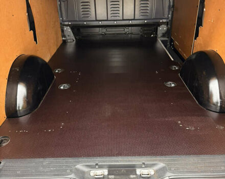 Черный Мерседес Вито, объемом двигателя 2.2 л и пробегом 250 тыс. км за 28000 $, фото 38 на Automoto.ua