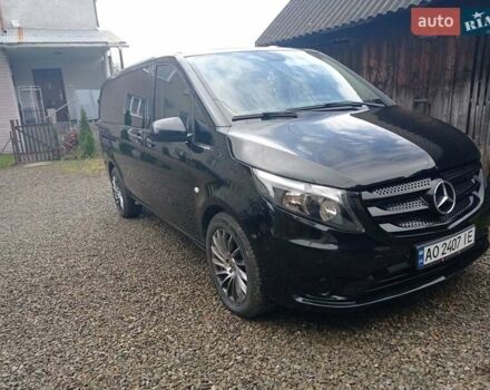 Черный Мерседес Вито, объемом двигателя 2.2 л и пробегом 160 тыс. км за 32000 $, фото 6 на Automoto.ua