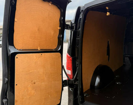 Черный Мерседес Вито, объемом двигателя 2.2 л и пробегом 250 тыс. км за 28000 $, фото 33 на Automoto.ua