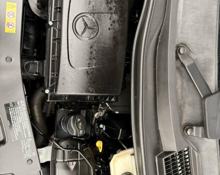 Черный Мерседес Вито, объемом двигателя 2.2 л и пробегом 250 тыс. км за 28000 $, фото 45 на Automoto.ua