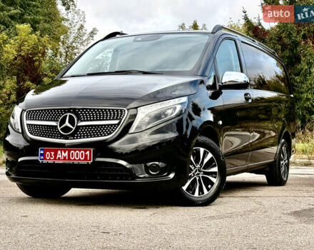 Черный Мерседес Вито, объемом двигателя 2.2 л и пробегом 250 тыс. км за 28000 $, фото 2 на Automoto.ua