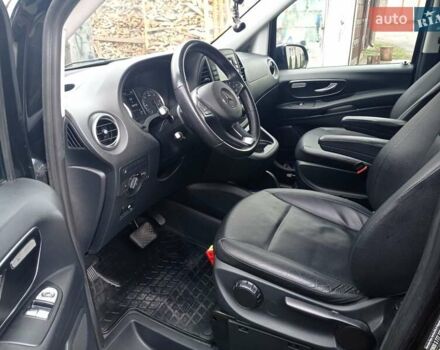 Черный Мерседес Вито, объемом двигателя 2.2 л и пробегом 160 тыс. км за 32000 $, фото 2 на Automoto.ua