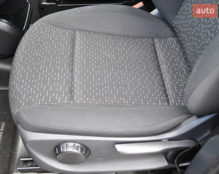 Чорний Мерседес Віто, об'ємом двигуна 1.95 л та пробігом 250 тис. км за 27800 $, фото 37 на Automoto.ua