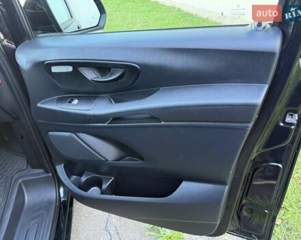 Черный Мерседес Вито, объемом двигателя 1.95 л и пробегом 225 тыс. км за 35500 $, фото 13 на Automoto.ua