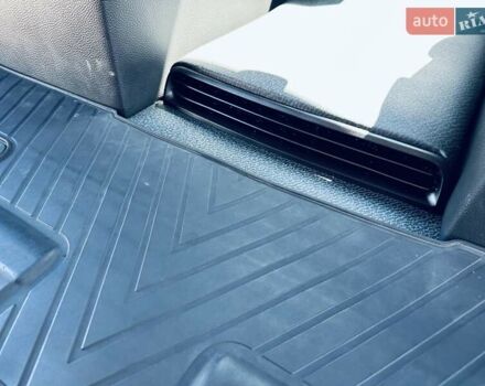 Чорний Мерседес Віто, об'ємом двигуна 1.95 л та пробігом 137 тис. км за 39800 $, фото 18 на Automoto.ua