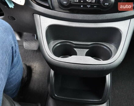 Чорний Мерседес Віто, об'ємом двигуна 1.95 л та пробігом 250 тис. км за 27800 $, фото 42 на Automoto.ua