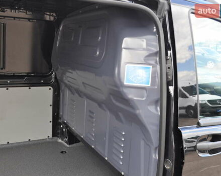 Чорний Мерседес Віто, об'ємом двигуна 1.95 л та пробігом 250 тис. км за 27800 $, фото 28 на Automoto.ua