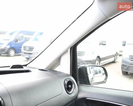 Чорний Мерседес Віто, об'ємом двигуна 1.95 л та пробігом 250 тис. км за 27800 $, фото 47 на Automoto.ua