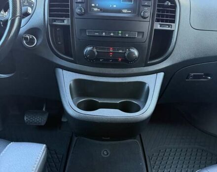 Черный Мерседес Вито, объемом двигателя 1.95 л и пробегом 225 тыс. км за 35500 $, фото 23 на Automoto.ua