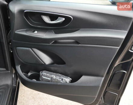 Чорний Мерседес Віто, об'ємом двигуна 1.95 л та пробігом 250 тис. км за 27800 $, фото 32 на Automoto.ua