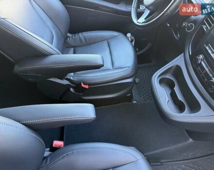 Черный Мерседес Вито, объемом двигателя 1.95 л и пробегом 225 тыс. км за 35500 $, фото 15 на Automoto.ua