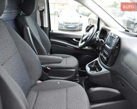 Чорний Мерседес Віто, об'ємом двигуна 1.95 л та пробігом 250 тис. км за 27800 $, фото 30 на Automoto.ua