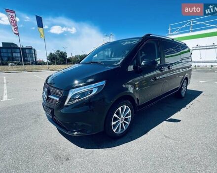 Чорний Мерседес Віто, об'ємом двигуна 1.95 л та пробігом 137 тис. км за 39800 $, фото 2 на Automoto.ua