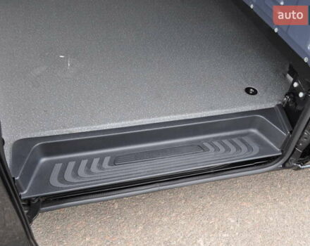 Чорний Мерседес Віто, об'ємом двигуна 1.95 л та пробігом 250 тис. км за 27800 $, фото 27 на Automoto.ua