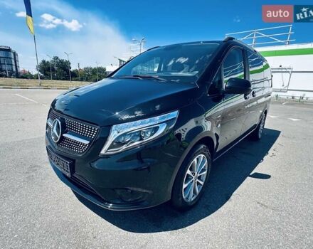 Чорний Мерседес Віто, об'ємом двигуна 1.95 л та пробігом 137 тис. км за 39800 $, фото 1 на Automoto.ua