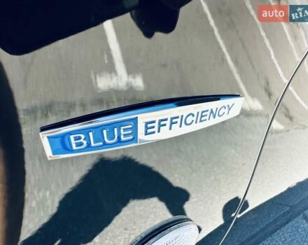 Чорний Мерседес Віто, об'ємом двигуна 1.95 л та пробігом 137 тис. км за 39800 $, фото 20 на Automoto.ua