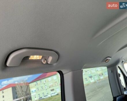 Черный Мерседес Вито, объемом двигателя 1.95 л и пробегом 225 тыс. км за 35500 $, фото 40 на Automoto.ua
