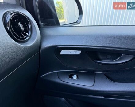 Черный Мерседес Вито, объемом двигателя 1.95 л и пробегом 225 тыс. км за 35500 $, фото 32 на Automoto.ua