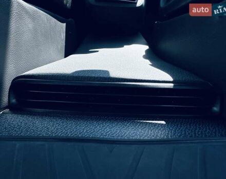 Чорний Мерседес Віто, об'ємом двигуна 1.95 л та пробігом 137 тис. км за 39800 $, фото 15 на Automoto.ua