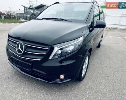 Черный Мерседес Вито, объемом двигателя 1.95 л и пробегом 83 тыс. км за 48800 $, фото 3 на Automoto.ua