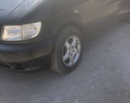 Черный Мерседес Вито, объемом двигателя 2.1 л и пробегом 1000 тыс. км за 3500 $, фото 1 на Automoto.ua