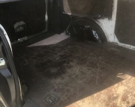 Черный Мерседес Вито, объемом двигателя 2.1 л и пробегом 1000 тыс. км за 3500 $, фото 4 на Automoto.ua