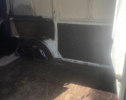 Черный Мерседес Вито, объемом двигателя 2.1 л и пробегом 1000 тыс. км за 3500 $, фото 6 на Automoto.ua