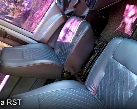 Черный Мерседес Вито, объемом двигателя 2.3 л и пробегом 0 тыс. км за 2600 $, фото 8 на Automoto.ua