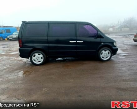 Черный Мерседес Вито, объемом двигателя 2.3 л и пробегом 360 тыс. км за 4900 $, фото 3 на Automoto.ua