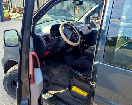 Чорний Мерседес Віто, об'ємом двигуна 2.1 л та пробігом 370 тис. км за 5000 $, фото 2 на Automoto.ua