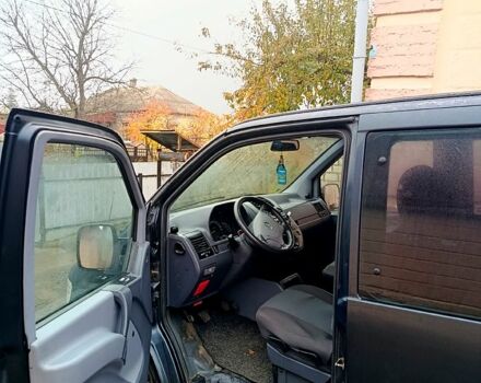 Черный Мерседес Вито, объемом двигателя 2.1 л и пробегом 330 тыс. км за 5000 $, фото 3 на Automoto.ua