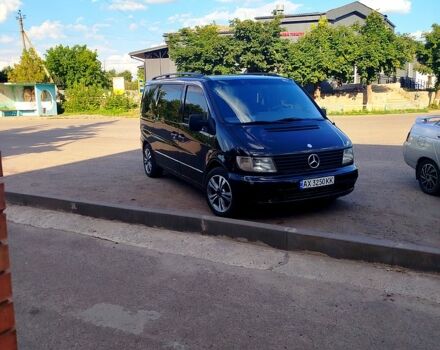 Черный Мерседес Вито, объемом двигателя 2.1 л и пробегом 533 тыс. км за 5800 $, фото 1 на Automoto.ua