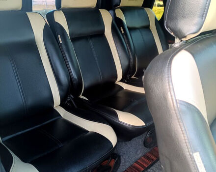 Черный Мерседес Вито, объемом двигателя 2.1 л и пробегом 373 тыс. км за 8300 $, фото 9 на Automoto.ua