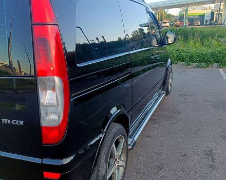 Черный Мерседес Вито, объемом двигателя 2.1 л и пробегом 373 тыс. км за 8300 $, фото 2 на Automoto.ua