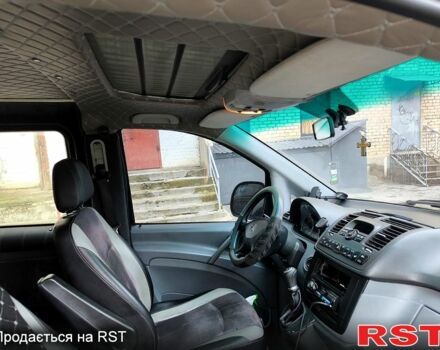 Черный Мерседес Вито, объемом двигателя 3 л и пробегом 300 тыс. км за 12000 $, фото 2 на Automoto.ua