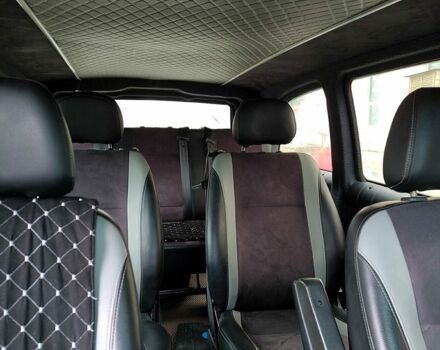 Черный Мерседес Вито, объемом двигателя 3 л и пробегом 300 тыс. км за 12000 $, фото 4 на Automoto.ua