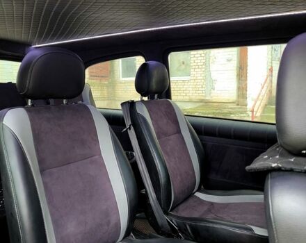 Черный Мерседес Вито, объемом двигателя 3 л и пробегом 300 тыс. км за 12000 $, фото 5 на Automoto.ua