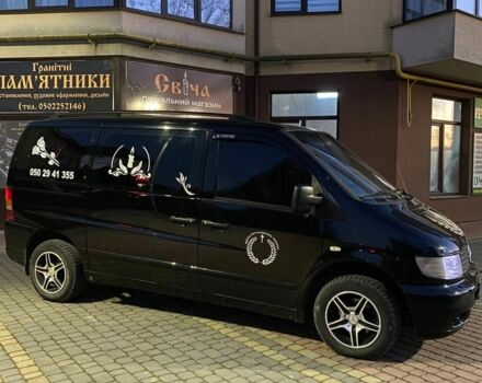 Черный Мерседес Вито, объемом двигателя 2.2 л и пробегом 300 тыс. км за 6700 $, фото 1 на Automoto.ua