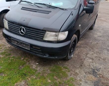 Черный Мерседес Вито, объемом двигателя 2.2 л и пробегом 240 тыс. км за 2900 $, фото 1 на Automoto.ua