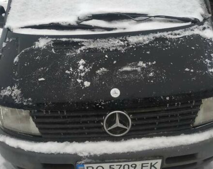 Черный Мерседес Вито, объемом двигателя 2.15 л и пробегом 350 тыс. км за 3300 $, фото 1 на Automoto.ua