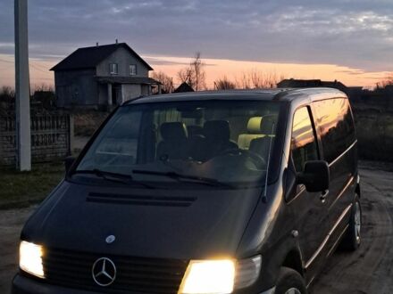 Черный Мерседес Вито, объемом двигателя 2.1 л и пробегом 485 тыс. км за 3990 $, фото 1 на Automoto.ua