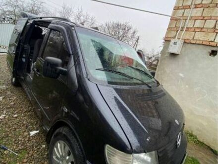 Чорний Мерседес Віто, об'ємом двигуна 2.1 л та пробігом 600 тис. км за 3500 $, фото 1 на Automoto.ua