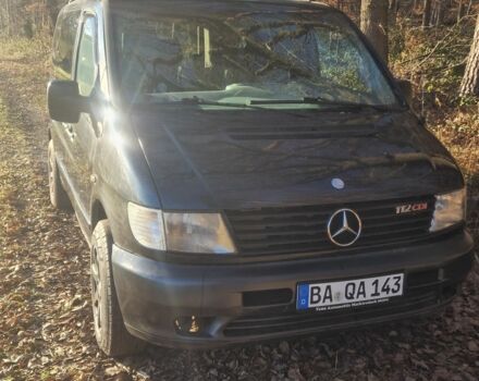 Черный Мерседес Вито, объемом двигателя 2.2 л и пробегом 327 тыс. км за 2945 $, фото 1 на Automoto.ua