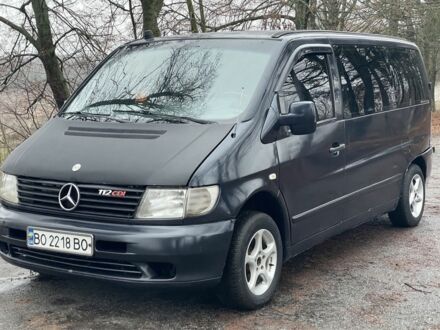 Черный Мерседес Вито, объемом двигателя 2.1 л и пробегом 300 тыс. км за 3650 $, фото 1 на Automoto.ua