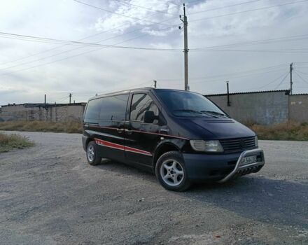 Чорний Мерседес Віто, об'ємом двигуна 2.1 л та пробігом 380 тис. км за 3800 $, фото 1 на Automoto.ua