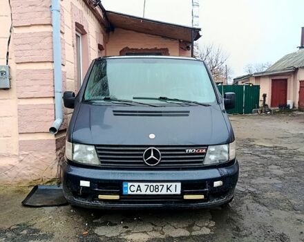 Черный Мерседес Вито, объемом двигателя 2.1 л и пробегом 330 тыс. км за 5000 $, фото 1 на Automoto.ua