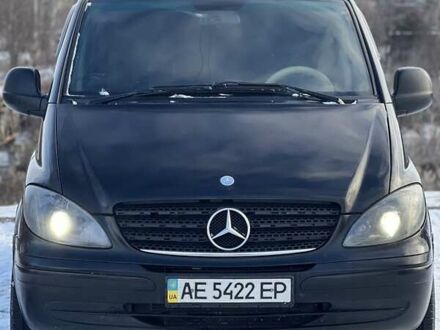 Черный Мерседес Вито, объемом двигателя 2.2 л и пробегом 310 тыс. км за 6100 $, фото 1 на Automoto.ua